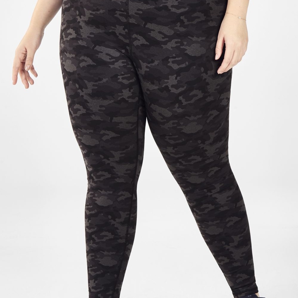 Fabletics camo leggings size 1x